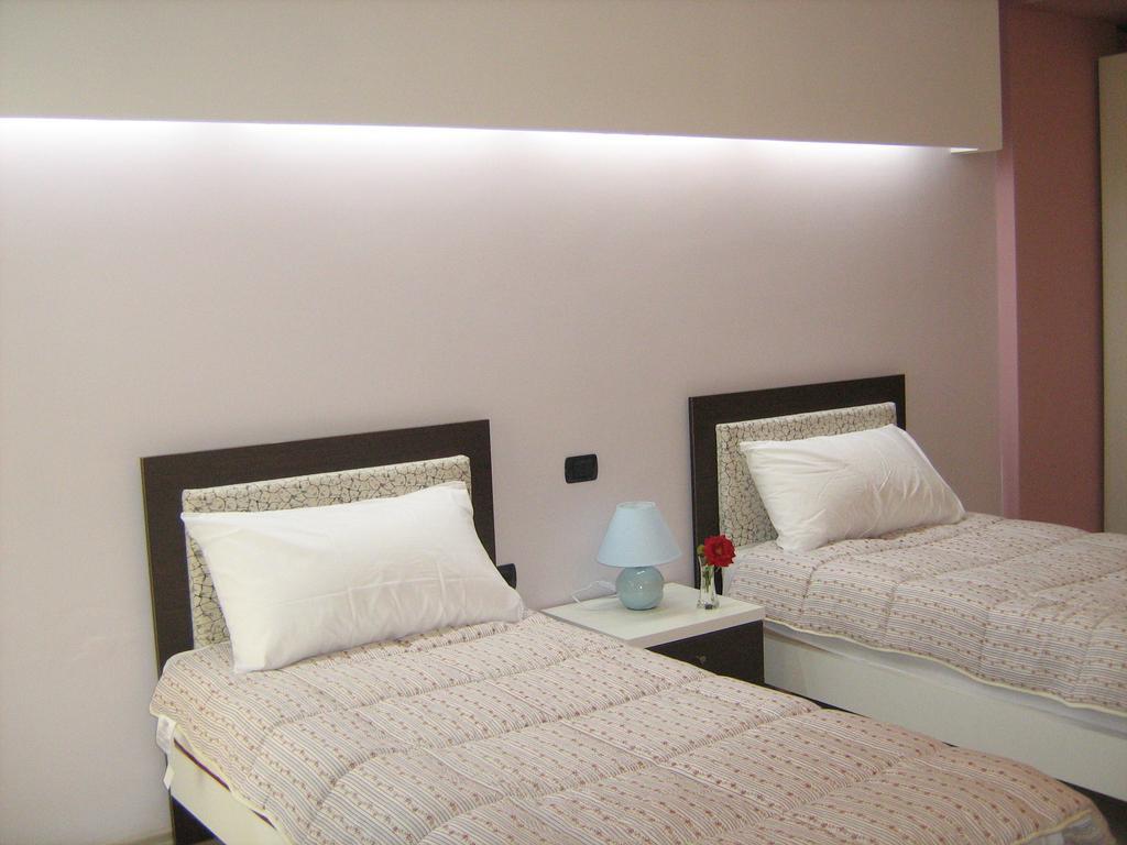 Hotel Albion Durres Exterior photo